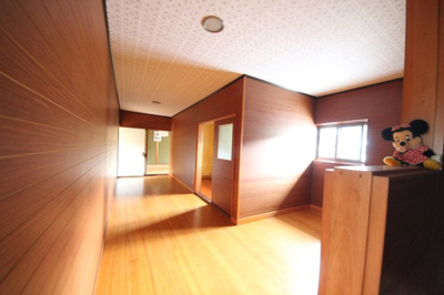 【内装】 | 甲賀市土山町笹路222-1　中古戸建 | 二階通路