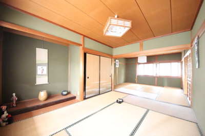 【和室】 | 甲賀市土山町笹路222-1　中古戸建 | 二階和室二間別角度