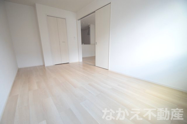 【寝室】 | 落ち着いた色調の寝室です