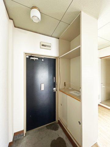 城ノ内コーポの玄関