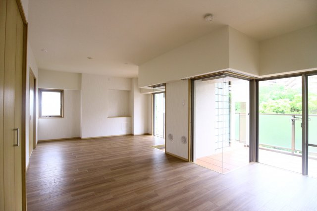 ソフィットクラブの居間・リビング