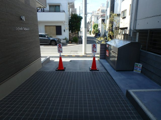 【エントランス】