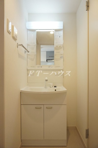 習志野市藤崎２丁目の賃貸マンションの洗面所