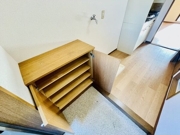 セカンドシェニールの玄関