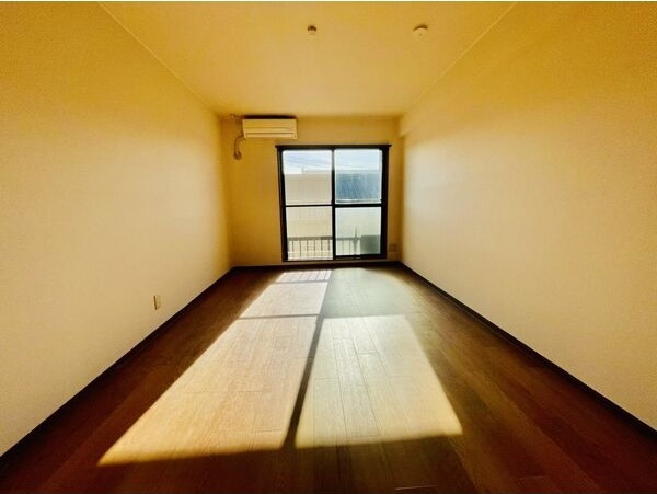 セカンドシェニールの居間・リビング