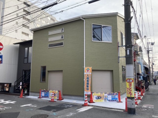 【外観】 | 1階西側の募集となります。
近隣施設、病院、スーパー、コンビニ等揃っています♪