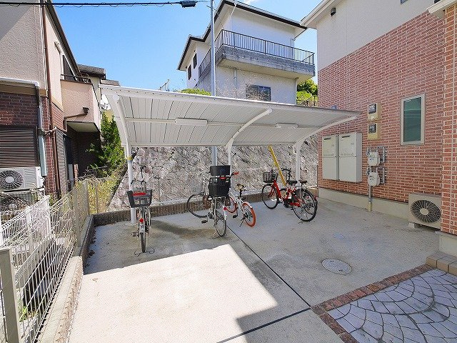 パークサイド学園前のその他共用部分|出入りがしやすい駐輪場です