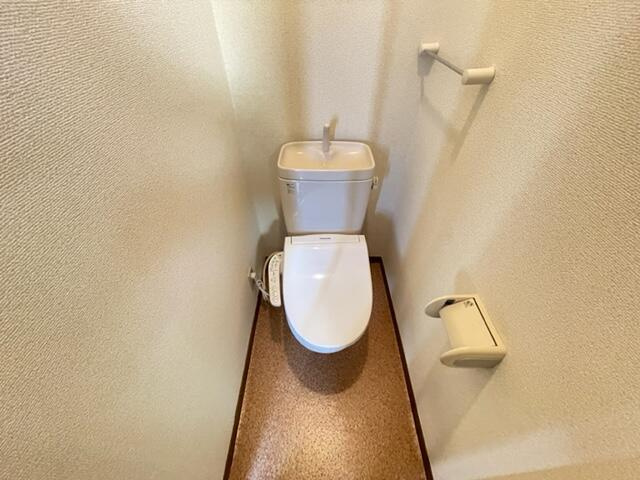 リバージュ宮前のトイレ|別号室の参考写真です