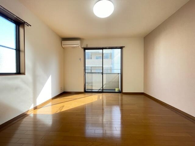 リバージュ宮前の居間・リビング|別号室の参考写真です