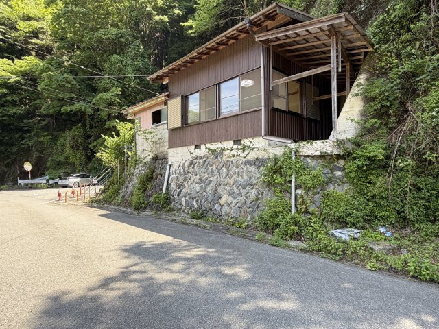 五條市大塔町辻堂　中古戸建の外観|★近くのロッジ「星のくに」では天体望遠鏡で星を観察できますよ♪