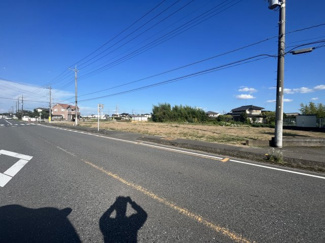 【前面道路含む現地写真】