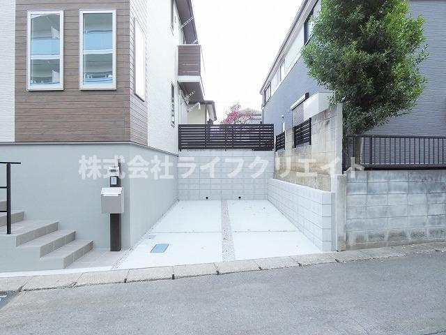 日野市東豊田3丁目戸建の駐車場