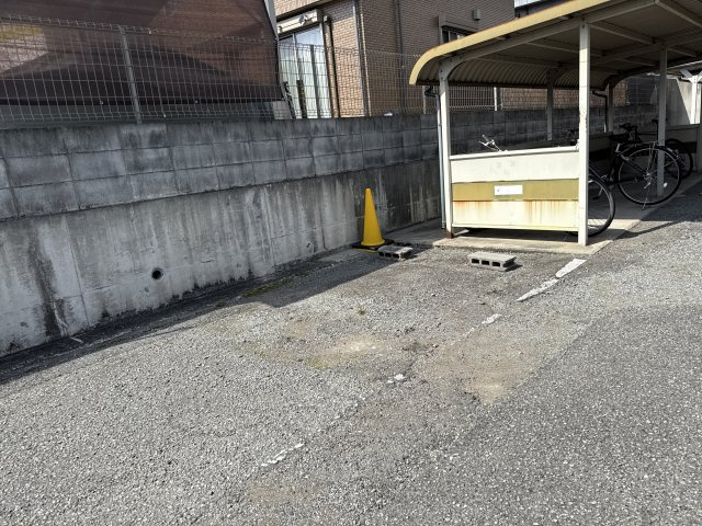 ベルハイム白国の駐車場