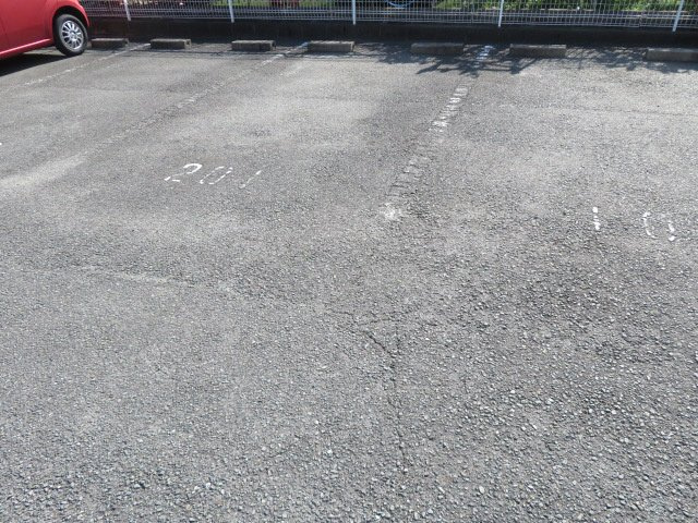 エスポワール田寺の駐車場