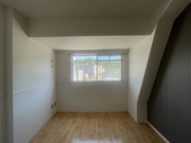 シャトー三和青山の居間・リビング