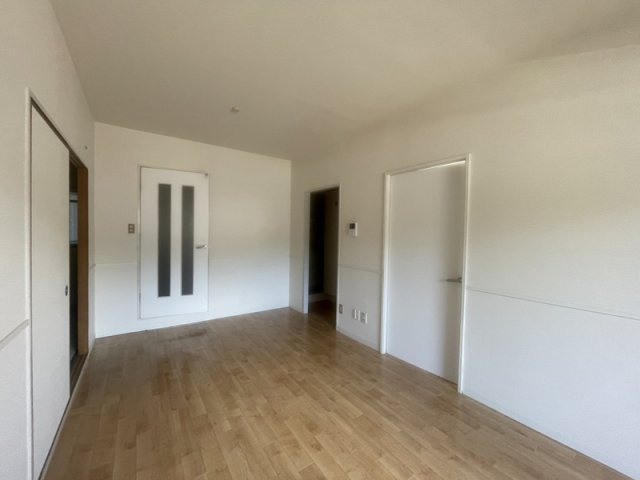 シャトー三和青山の居間・リビング