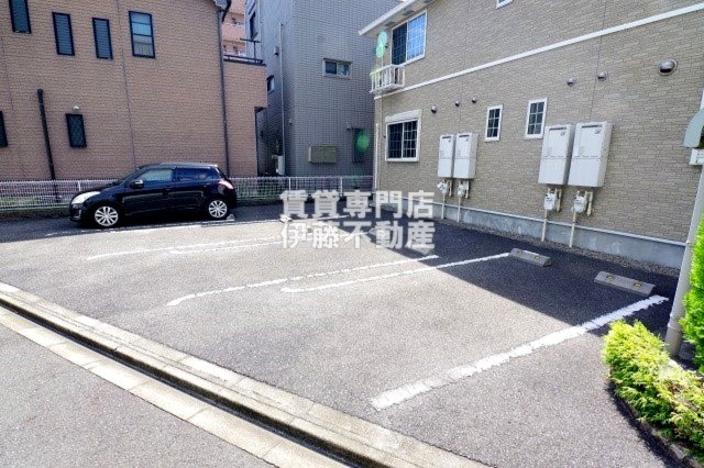 イルソーレ クアトロの駐車場|敷地内空き有り（2023.9.15付）※空き状況都度要確認