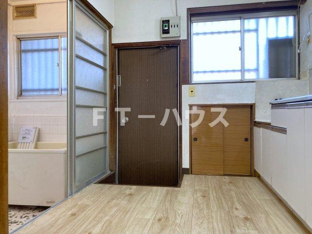 小山ハイツの玄関|収納もある玄関です