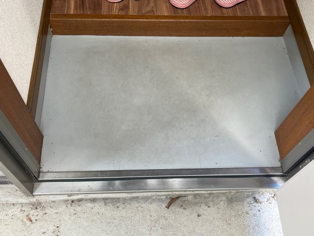 Ｍハイツ城北の玄関