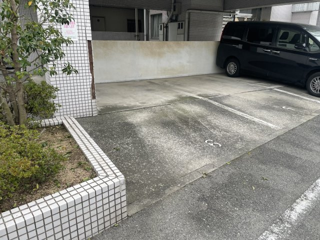 リゾティ英賀保の駐車場