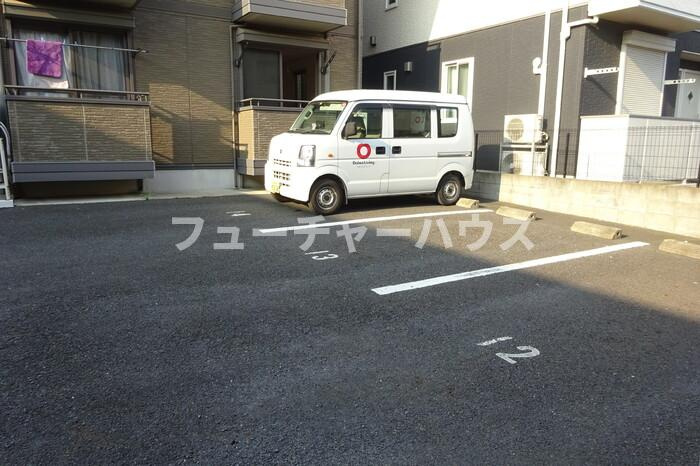 サンフィール　Ｃの駐車場