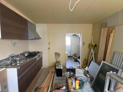 【内装】 | 佐の弥マンション | 約3坪あります。廃材等は、入居時には撤去します