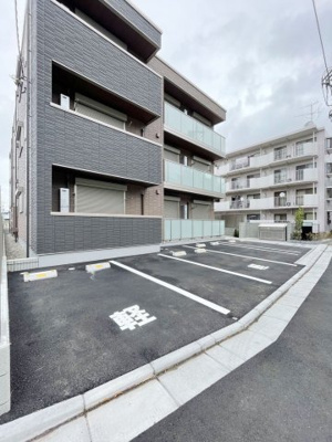 【駐車場】 | 【シャーメゾン】ジェミニ高品 | 駐車場は世帯数分+α用意されています！