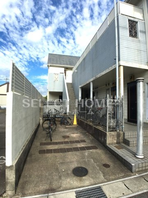 【エントランス】 | 岡崎レジデンス | 落ち着いたエントランスです