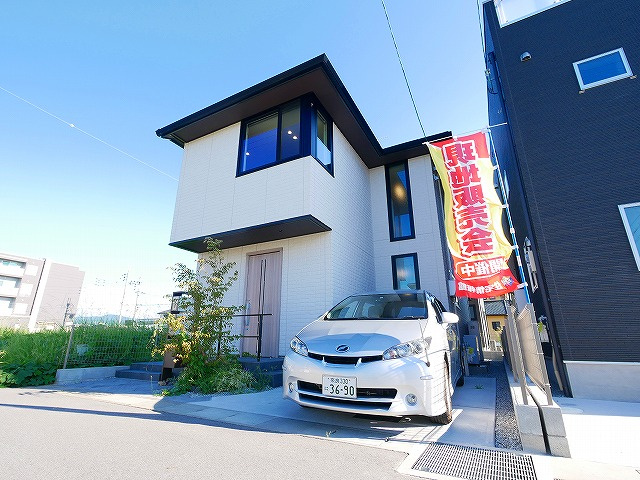 セキュレアJR奈良戸建Aの外観|外観は落ち着いています