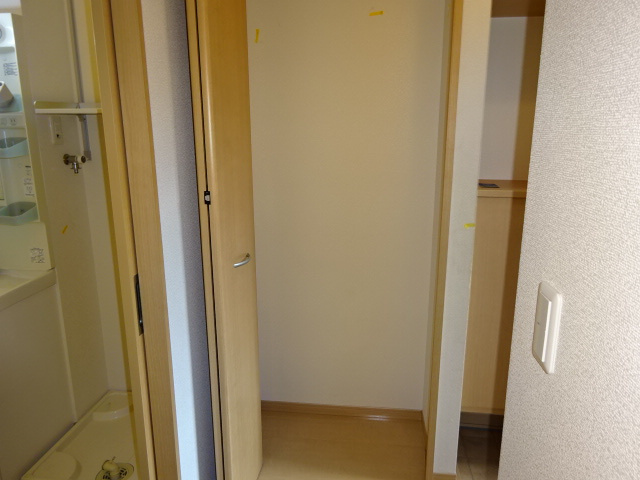 アシュランスBの収納|廊下収納