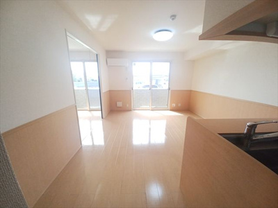 【バルコニー】 | リヴァージュ壱番館