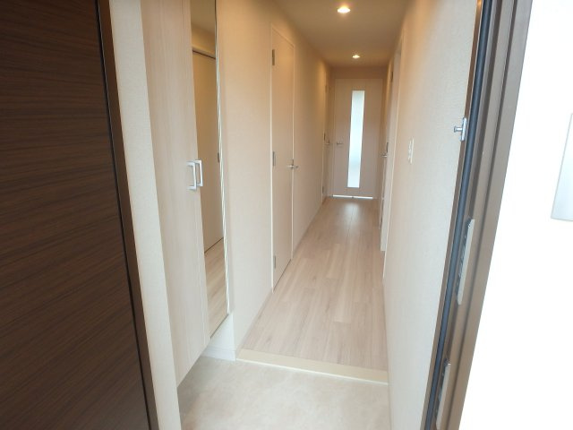 【玄関】 | Ｌａ・Ｄｏｕｃｅｕｒ西宮北口 | シンプルで使いやすい玄関です