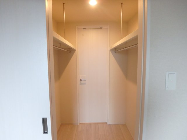 【収納】 | Ｌａ・Ｄｏｕｃｅｕｒ西宮北口 | たっぷりとした収納スペースです