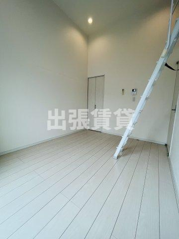 仲介手数料0円！！ラルーチェ庄内通の居間・リビング