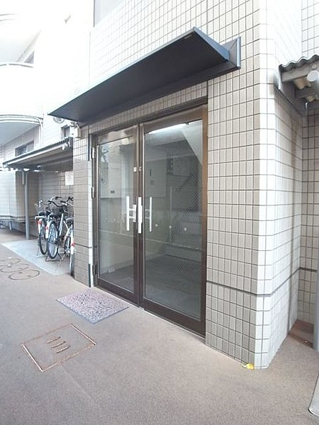 ロイヤルマンション国分のエントランス|エントランスです