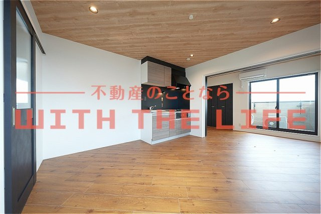 ティーレグノ野伏間【キャッシュバック対象物件】のロビー|おしゃれな居間です