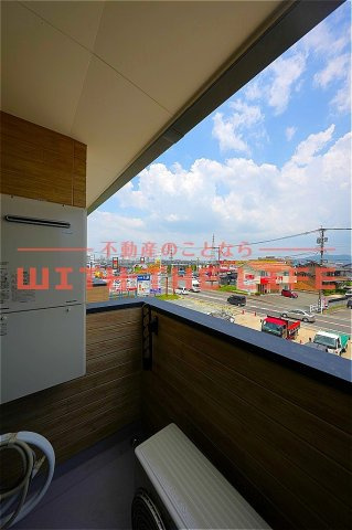 ティーレグノ野伏間【キャッシュバック対象物件】のバルコニー|バルコニーからの眺めを楽しみながら食事をしませんか