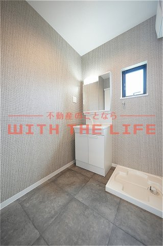 ティーレグノ野伏間【キャッシュバック対象物件】の洗面所|ゆったりとスペースのある洗面所