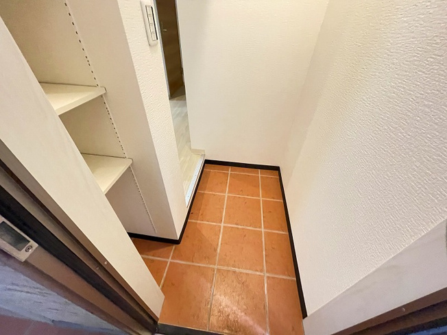 【玄関】 | ノイヴェル布施