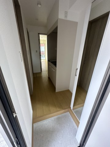 エスクエラの玄関