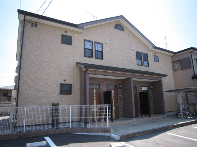 プチヴェールの駐車場|外観もきれいです