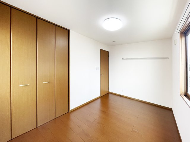 メゾン・ラフィーネ　A棟の居間・リビング