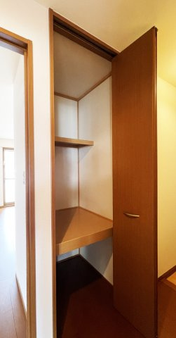 メゾン・ラフィーネ　A棟の収納