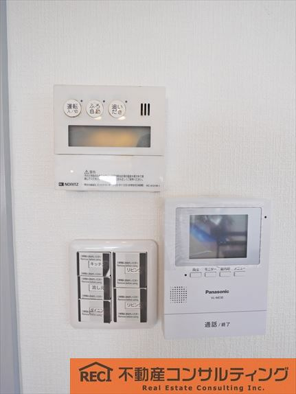 芦屋緑2住宅　13号棟のエントランス