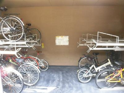 フラッティ四条大宮Ⅱの駐車場|駐輪場