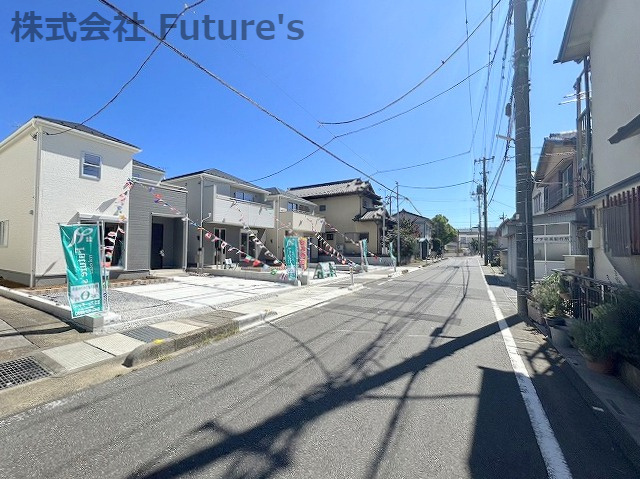 三郷市鷹野1丁目　新築戸建　全3棟　3号棟の前面道路含む現地写真|西側前面道路のお写真になります。