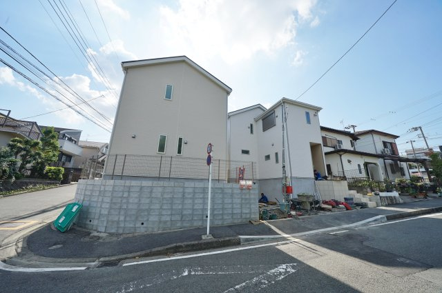 【横浜市旭区白根５丁目19-21全２棟新築戸建て１号棟】★仲介手数料無料★（白根小学校・鶴ヶ峰中学校）の外観
