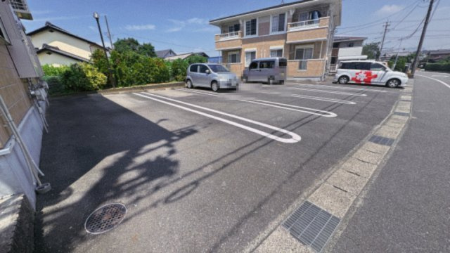 プチプランシュＢの駐車場