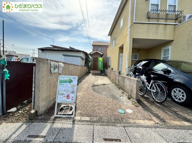 上尾市錦町　中古一戸建ての駐車場