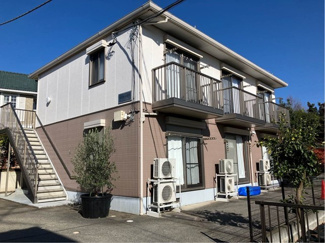 【外観】 | ブルーライン「中川」駅まで徒歩圏内！閑静な住宅地にある2階建てアパートです☆コンビニや飲食店が近くて便利な住環境です☆